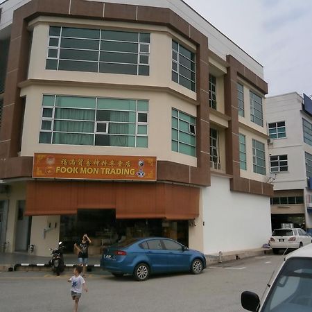 F.M Guesthouse Kampong Darat Tanah Puteh Extérieur photo